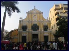 St. Dominic's Church, a yellow pastel coloured church founded by Spanish priests in 1587. It is situated Largo de Sao Domingos (St. Dominic's Square), connected to Largo do Senado by a short pedestrian street. The bell tower of the church has been converted into the Museum of Sacred Art.